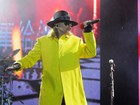 Axl Rose culpa empresário e Slash por sua fama de atrasar shows