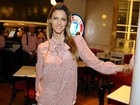 Fernanda Lima pode desfilar pela Vila Isabel, diz jornal