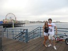 Mariana Fusco exibe fotos com o namorado em passeios por Los Angeles