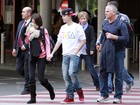 Justin Bieber e Selena Gomez passeiam em Madri