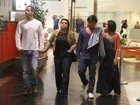 Preta Gil passeia com família em shopping do Rio