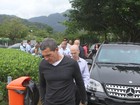 Antonio Banderas e Salma Hayek passeiam de helicóptero no Rio