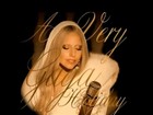 Lady Gaga divulga prévia de música especial de Natal