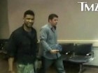 Vídeo: Usher fala sobre suposto filho de Bieber: 'Ossos do ofício'