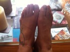 Luana Piovani publica foto de seus pés de grávida: 'pé pãozim'