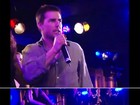 Vídeo de Tom Cruise cantando em festa de aniversário cai na internet