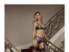 Gisele Bündchen usa cinta liga em anúncio de lingerie