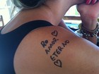 Ex-BBB Adriana faz declaração de amor para Rodrigão em 'tatuagem'