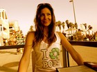 Ellen Jabour usa camiseta em que diz que 'recicla meninos'