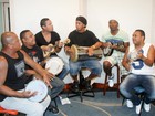 Ronaldinho Gaúcho grava música com grupo de pagode