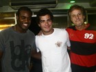 Marcello Novaes e Thiago Martins vão à festa do Flamengo no Rio