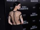 Com vestido transparente, Rooney Mara chama atenção em evento