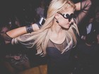 Paris Hilton curte a noite de Las Vegas: 'Amando'