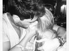 Ex-BBB Rodrigão posta foto de beijaço em Adriana