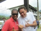 Após suspeita de tumor, DJ Marlboro comemora aniversário no Rio
