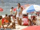 Daniella Sarahyba vai à praia com a filha no Rio