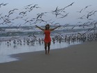 Valesca brinca com gaivotas nos EUA