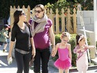 Gravidíssima, Jennifer Garner passeia com a filha em Los Angeles
