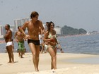 Priscila Fantin vai à praia do Leblon, no Rio