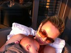 No Twitter, Eliana posta foto com o filho e comemora 6 meses do menino