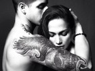 Jennifer Lopez publica foto em momento sensual com o namorado