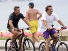 Que sono! Luigi Baricelli boceja enquanto pedala na orla no Rio