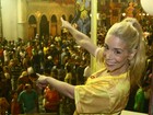 Danielle Winits curte camarote de carnaval em Recife