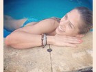 Adriane Galisteu mostra foto em piscina e reconhece: 'Só na boa vida'