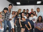 Ex-BBB Rodrigão recebe carinho de fãs em festival de Manaus