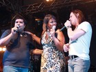 Ex-BBB Analice dá canja em show de dupla sertaneja