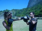 Giovanna Ewbank mostra treino de luta para programa da Xuxa