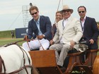Príncipe Harry vai a haras, em São Paulo, para disputar partida de polo