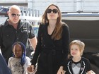 Filhas de Angelina Jolie mostram estilo em passeio com a mãe