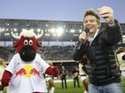 Michel Teló canta em campeonato de futebol da Áustria para 20 mil pessoas