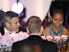 George Clooney se senta com Michelle Obama em jantar na Casa Branca