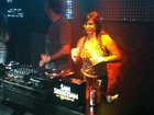 Gretchen faz sua estreia como DJ em boate de Salvador