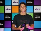 Ex-BBB João Maurício prestigia lançamento de celular em Goiânia