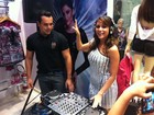 Maria Melilo ataca de DJ em shopping
