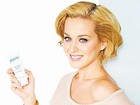 Em versão loira, Katy Perry faz campanha de creme para o rosto