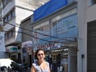 De férias, Lilia Cabral faz compras e passeia pela Gávea, no Rio de Janeiro