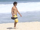 Guilherme Boury vai à praia de Ipanema, no Rio
