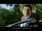 Charlie Sheen sai da rehab e bebe cerveja em comercial holandês