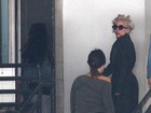 É você, Lady Gaga? Cantora usa look discreto em Nova York