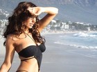 Kelly Brook divulga fotos sensuais em site de relacionamento