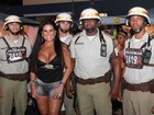 Solange Gomes faz a alegria de policiais baianos