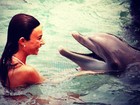 Thaila Ayala posta foto com golfinho no Taiti  