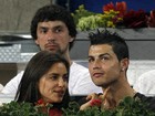 Ah, o amor... Namorada de Cristiano Ronaldo brinca com o gogó do atleta