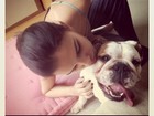 Mariana Rios beija cachorro em foto postada por Di Ferrero