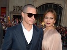 Jennifer Lopez e o namorado Casper Smart na première do filme ‘O Que Esperar Quando Está Esperando’ em Los Angeles, nos Estados Unidos (Foto: Getty Images/ Agência)