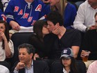 Lea Michele e Cory Monteith, de 'Glee', se beijam em jogo de hóquei 